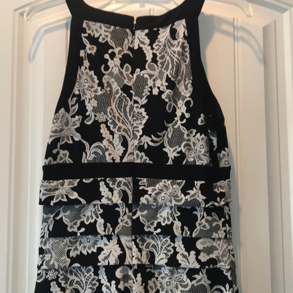 WHBM “instantly slimming” dress - Picture 4 of 4